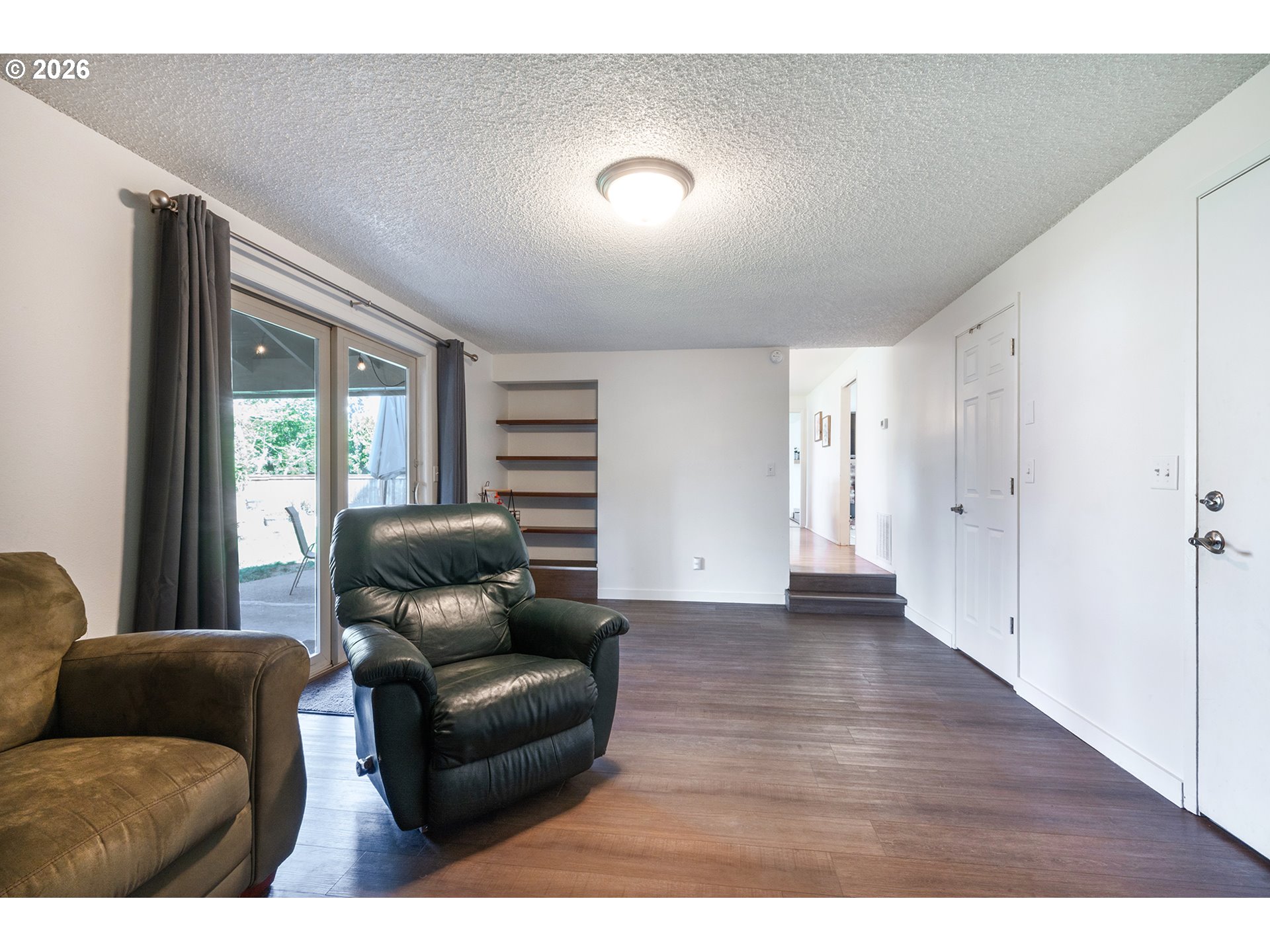 690 71st Street Springfield, OR 97478 - Photo 11 of 38