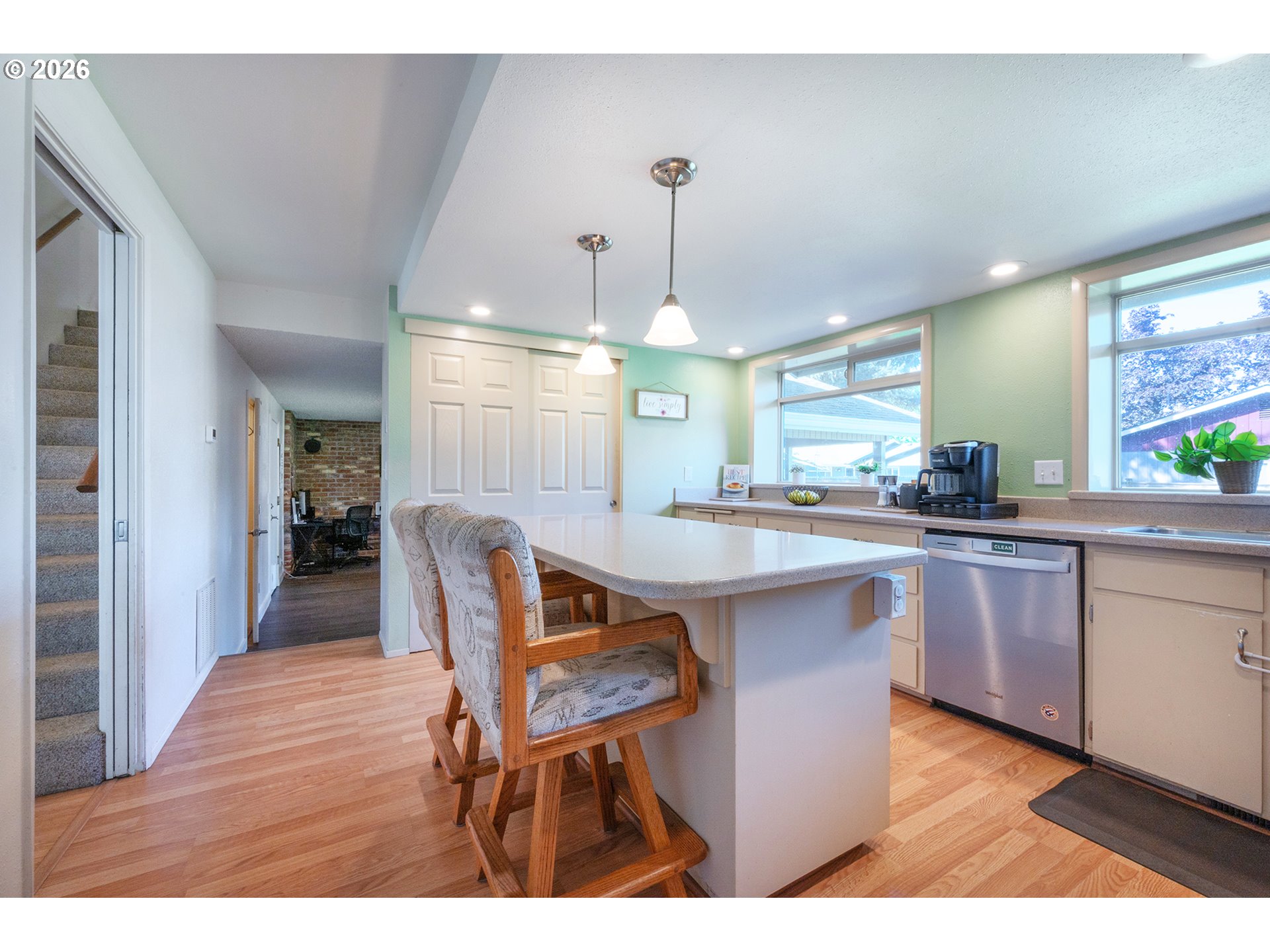 690 71st Street Springfield, OR 97478 - Photo 5 of 38