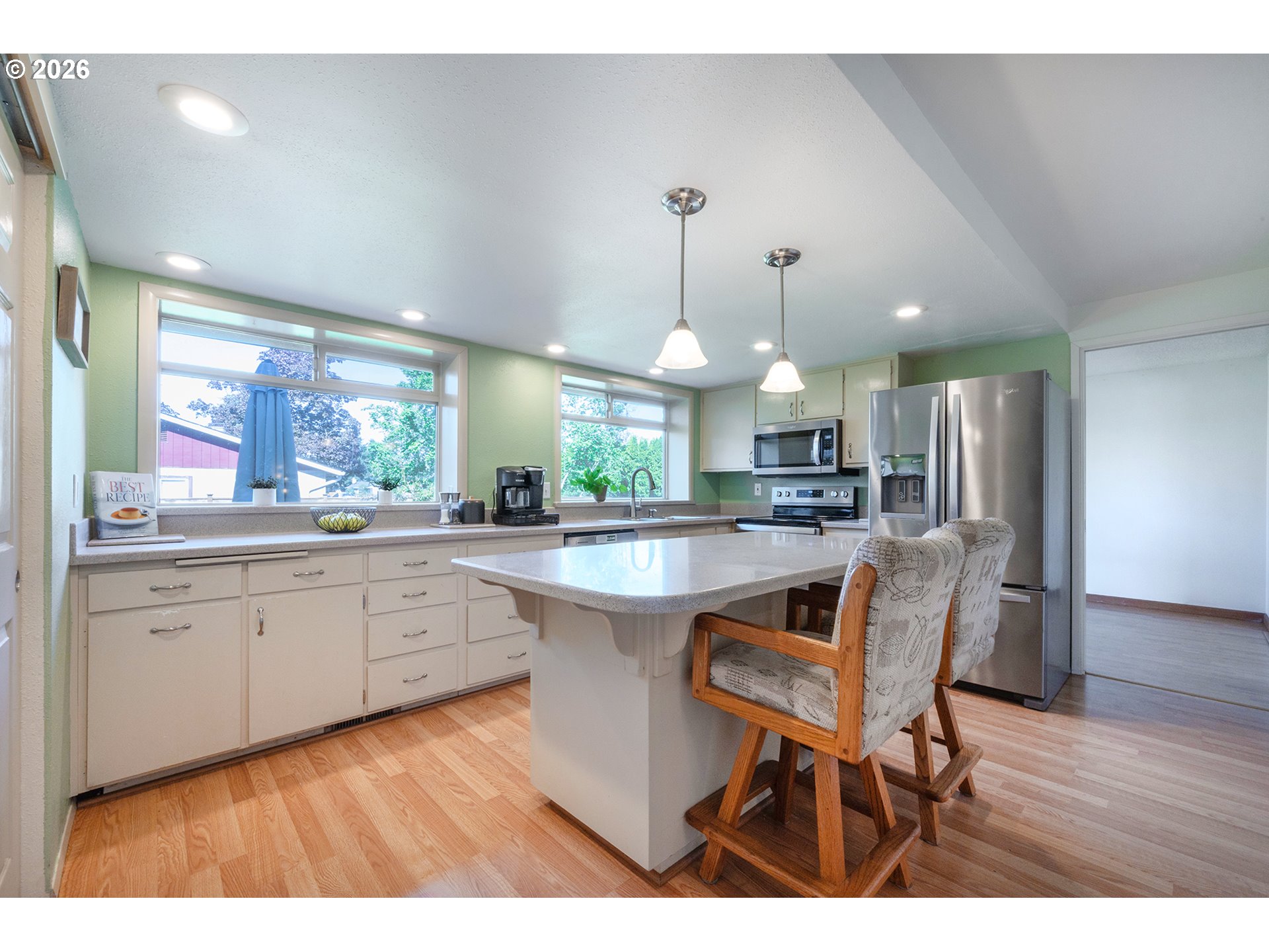 690 71st Street Springfield, OR 97478 - Photo 8 of 38