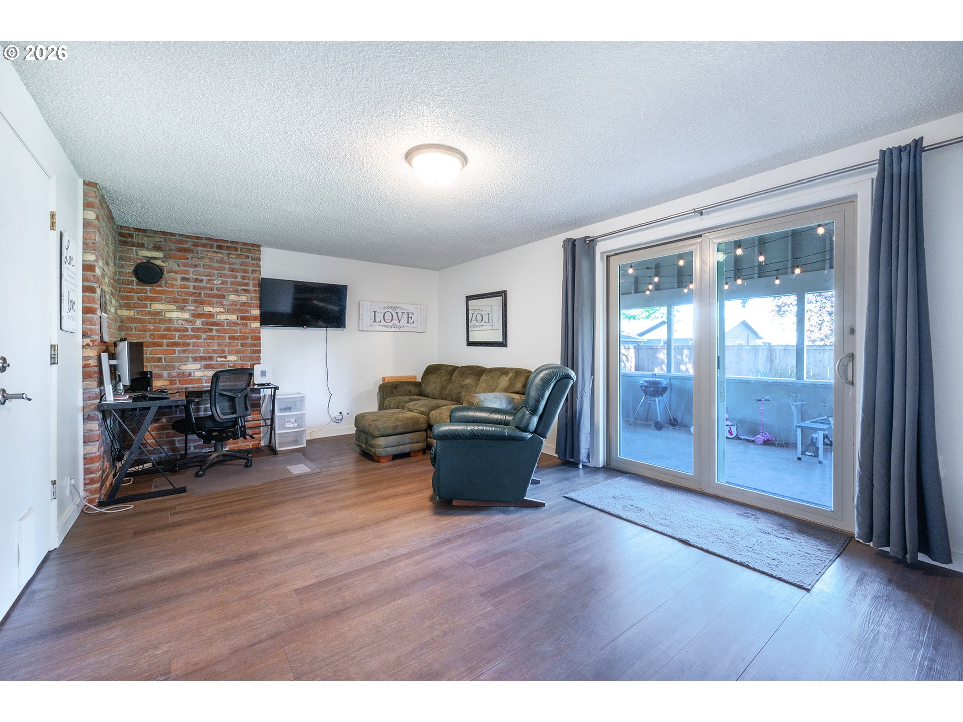 690 71st Street Springfield, OR 97478 - Photo 9 of 38