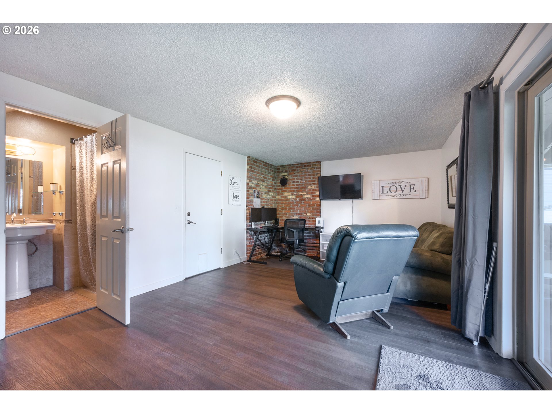 690 71st Street Springfield, OR 97478 - Photo 10 of 38