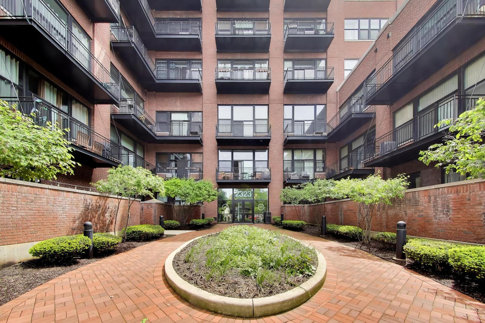 2323 West Pershing Road, Unit 327 Chicago, IL 60609 - Photo 4 of 34