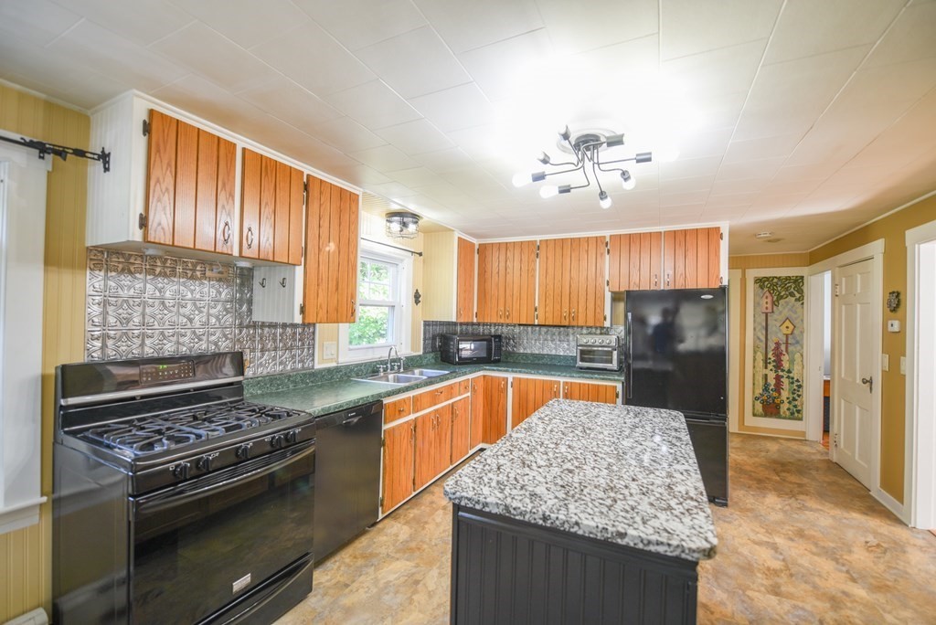 375 Main Street Townsend, MA 01474 - Photo 5 of 22 Gallery Image 5