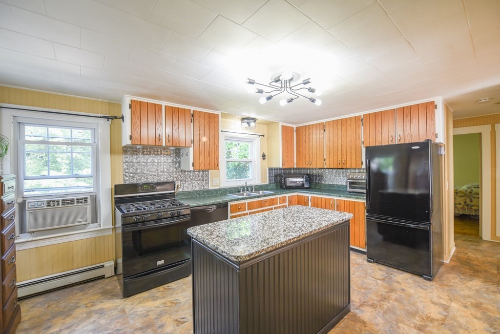 375 Main Street Townsend, MA 01474 - Photo 6 of 22 Gallery Image 6