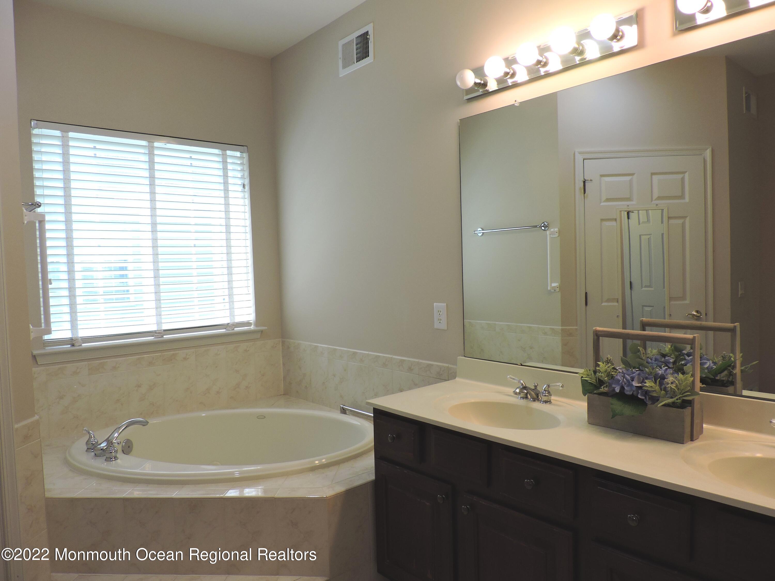 46 Drayton Road Manchester Township, NJ 08759 - Photo 28 of 43 46 DRAYTON ROAD 020