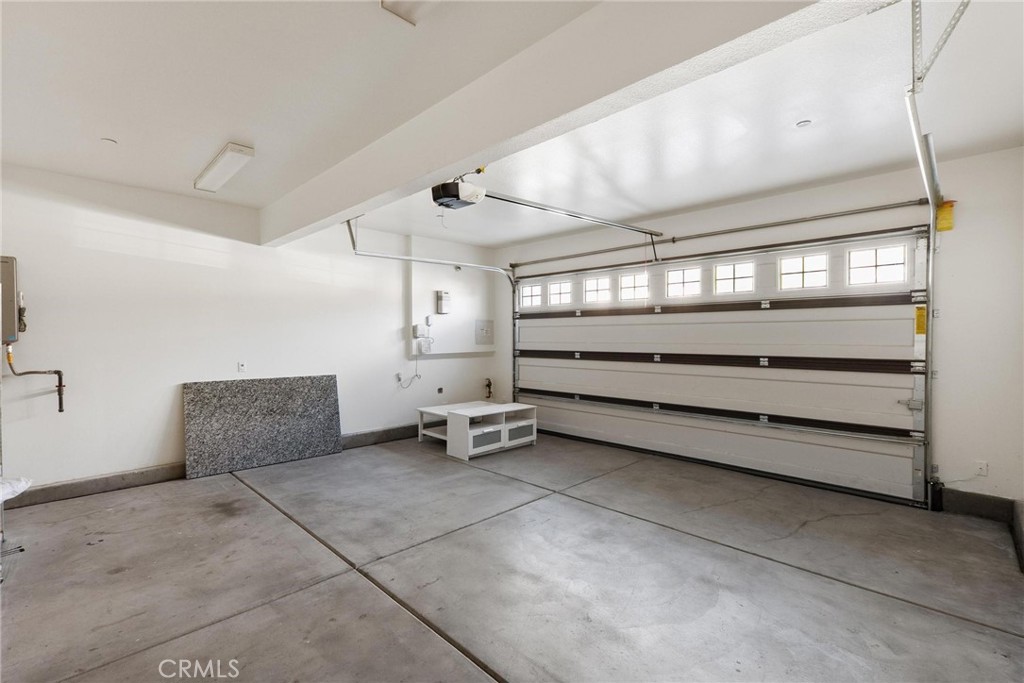 20765 Barn Road Riverside, CA 92507 - Photo 43 of 56 Garage