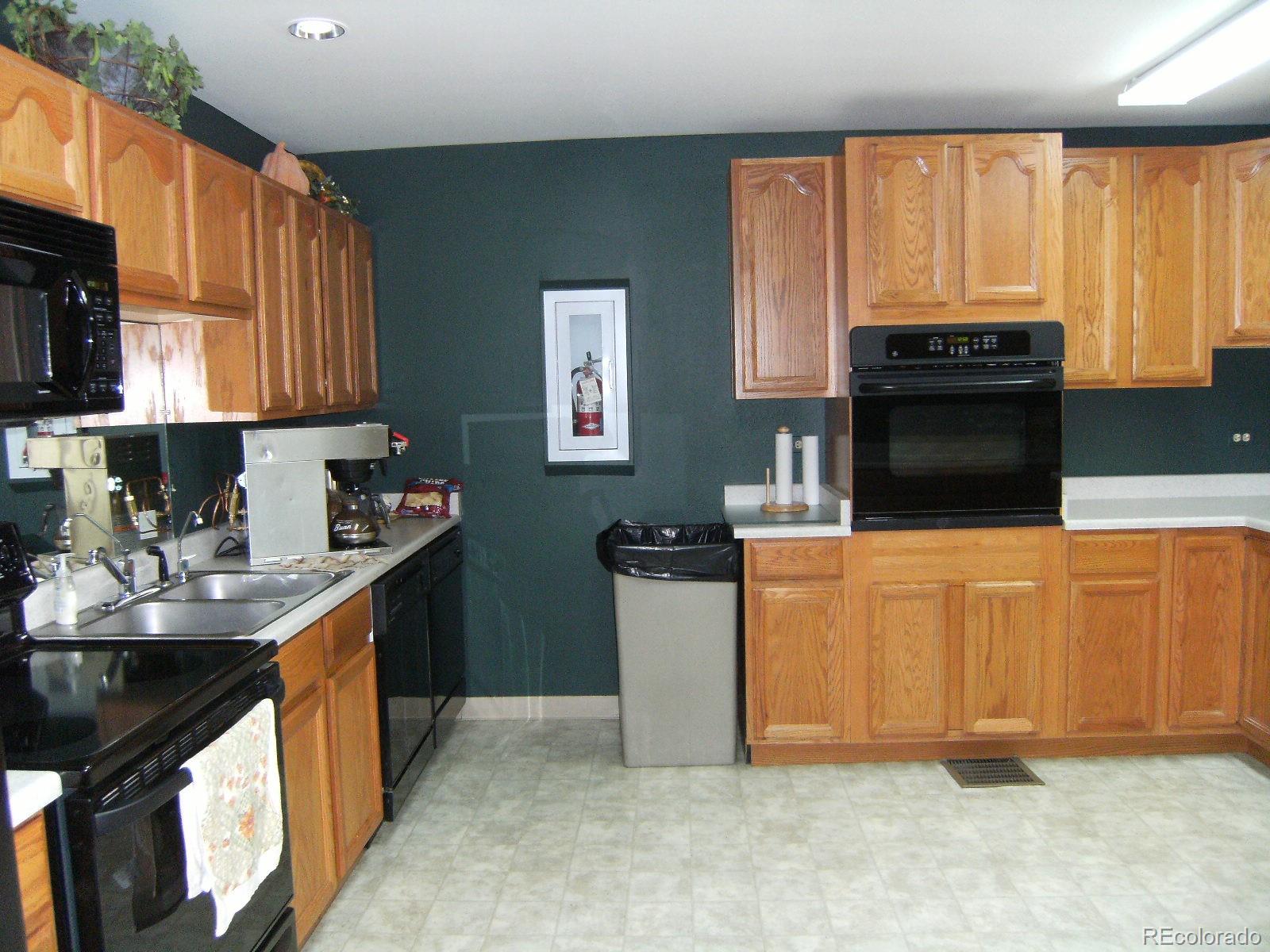 23 Sutherland Court Highlands Ranch, CO 80130 - Photo 33 of 37 Gallery Image 33