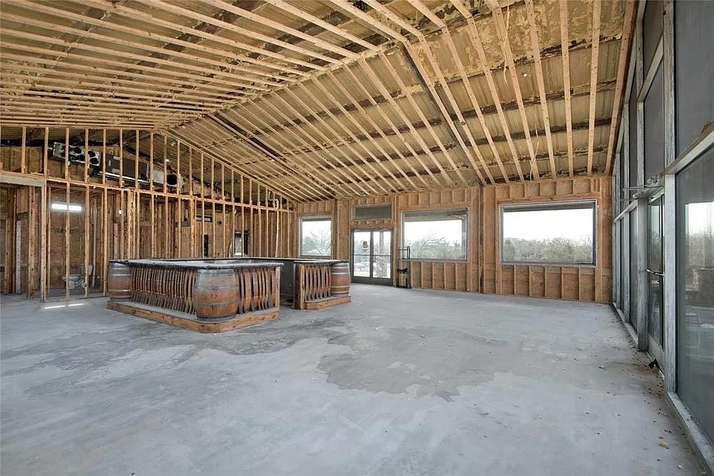 125 Heritage Road Gordonville, TX 76245 - Photo 6 of 40 a view of entryway with a wooden fence