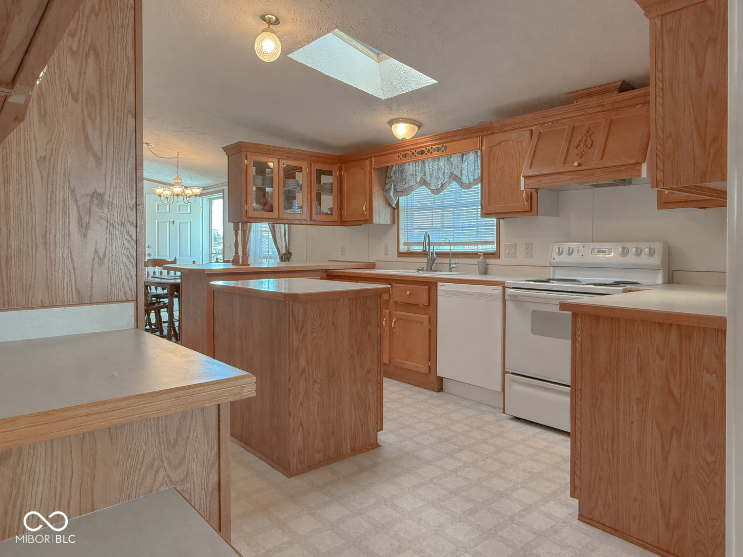 615 High Street Hope, IN 47246 - Photo 3 of 18