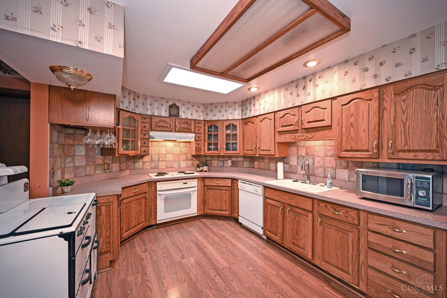 7522 East Miami River Road Cincinnati, OH 45247 - Photo 11 of 57