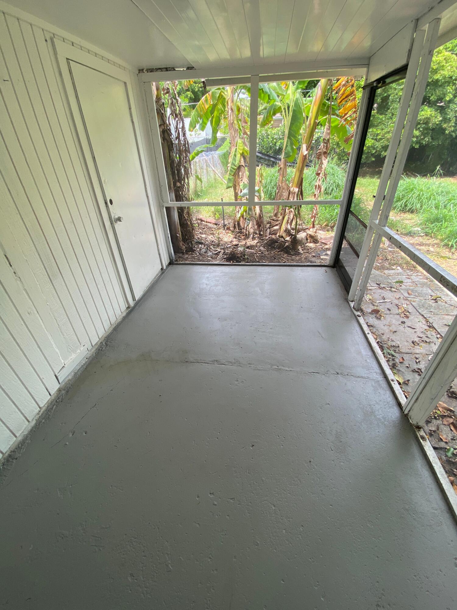 4327 Cocoanut Road West Palm Beach, FL 33406 - Photo 9 of 24 a view of an empty room with a large window