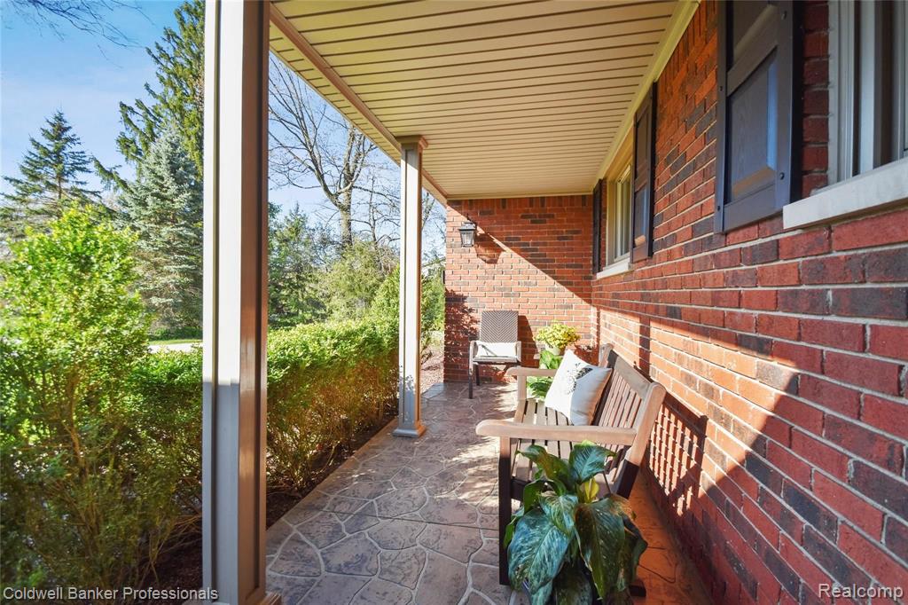 21400 Stanstead Road Northville, MI 48167 - Photo 3 of 29