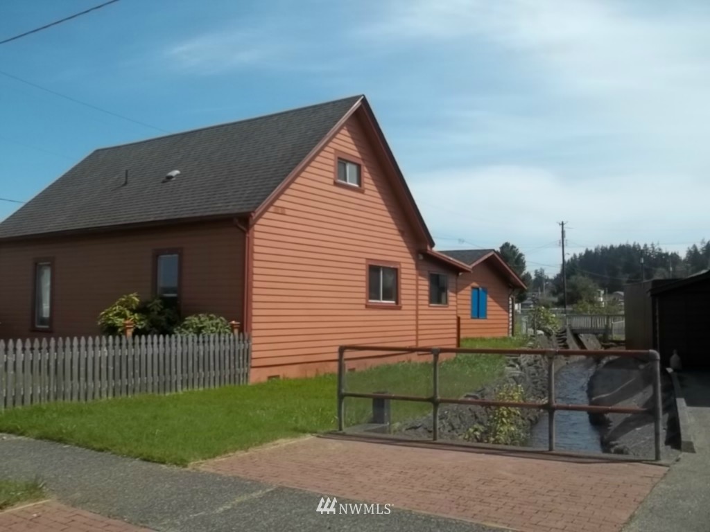 904 5th Street Cosmopolis, WA 98537 - Photo 3 of 9 Gallery Image 3