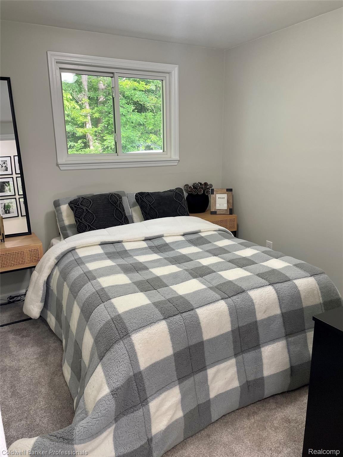 140 South Conklin Road Lake Orion, MI 48362 - Photo 15 of 18 Bedroom 3.jpg