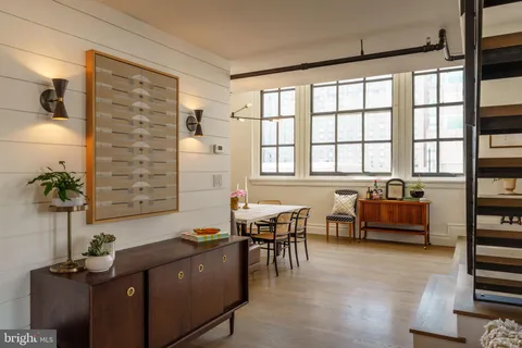 $1,200,000 | 1228 Arch Street, Unit 8E, Philadelphia, PA 19107