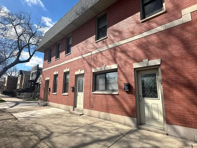 $1,100 | 3706 South Parnell Avenue, Unit 1, Chicago, IL 60609