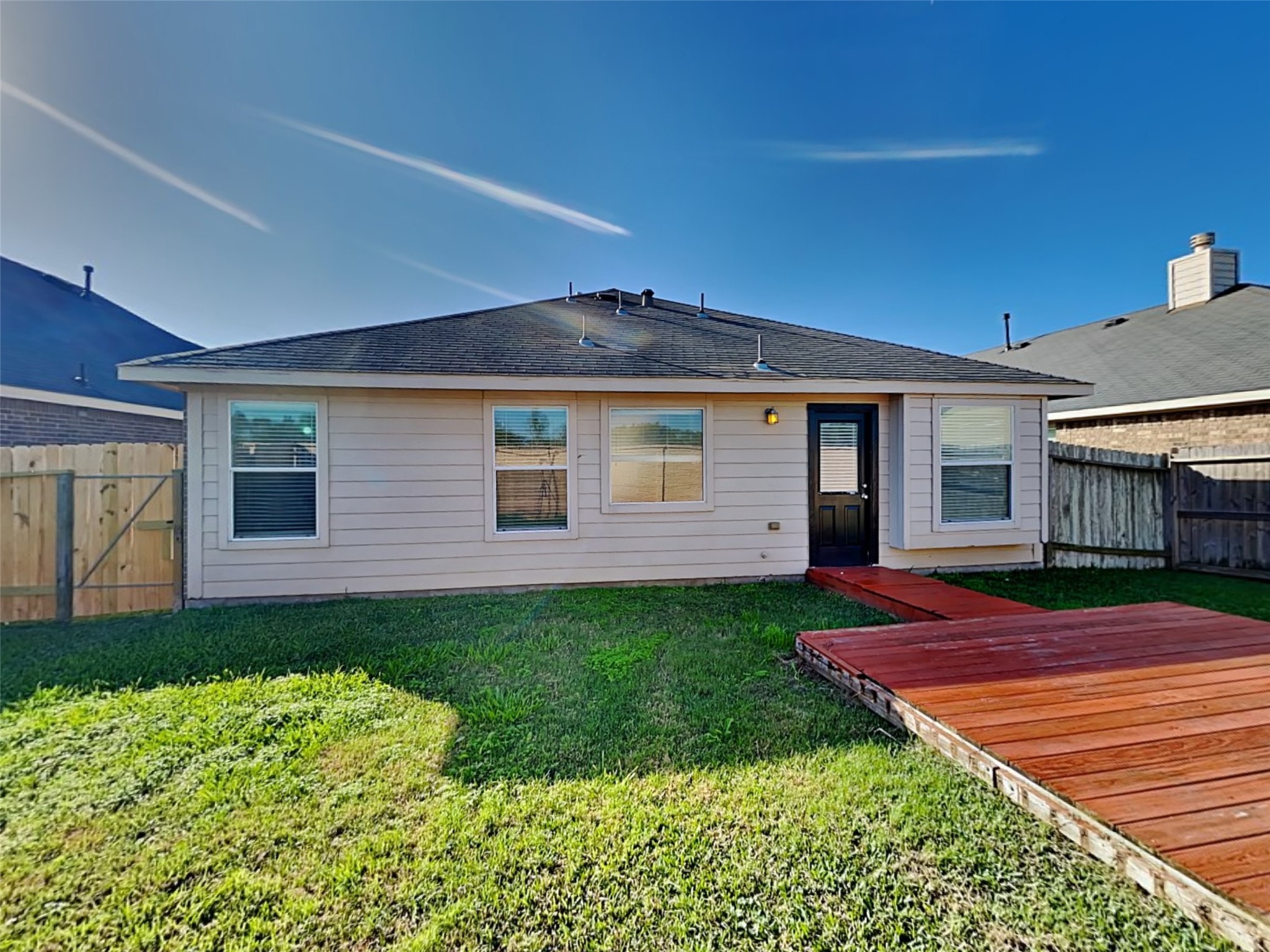 8119 Silent Deep Drive Rosenberg, TX 77469 - Photo 20 of 20 a front view of a house with garden