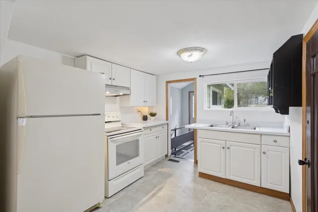 $199,900 | 2821 West Court Street, Janesville, WI 53548