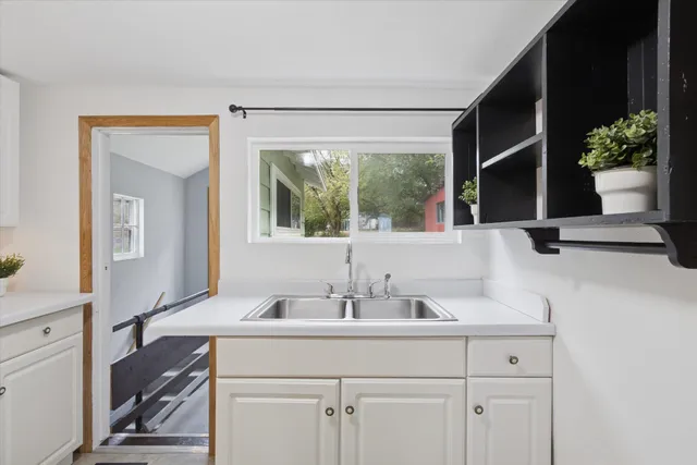 $199,900 | 2821 West Court Street, Janesville, WI 53548