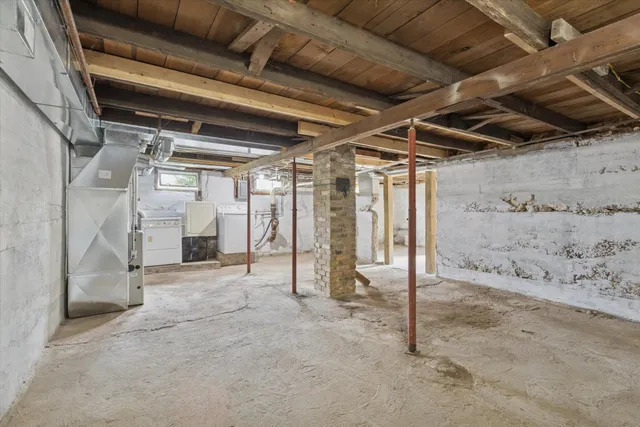 $199,900 | 2821 West Court Street, Janesville, WI 53548