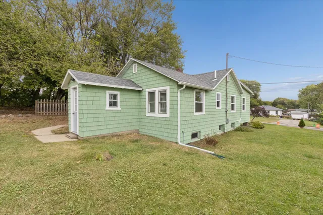 $199,900 | 2821 West Court Street, Janesville, WI 53548