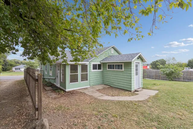 $199,900 | 2821 West Court Street, Janesville, WI 53548