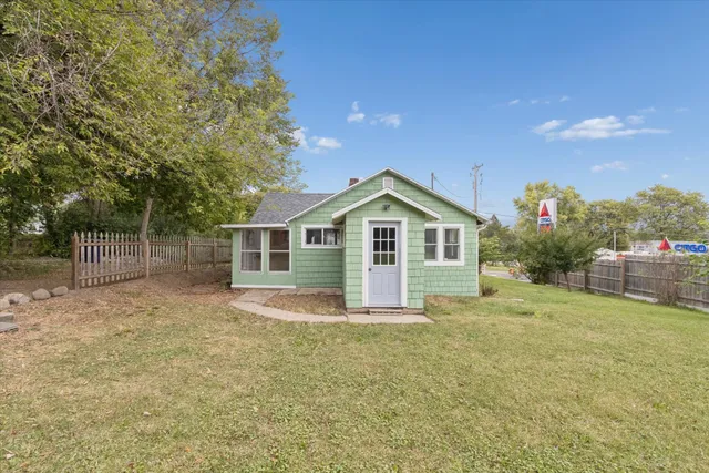 $199,900 | 2821 West Court Street, Janesville, WI 53548