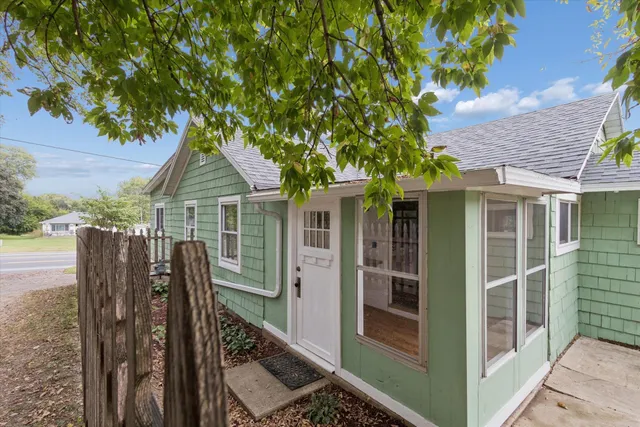 $199,900 | 2821 West Court Street, Janesville, WI 53548