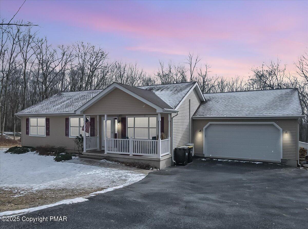 626 Watercrest Avenue Effort, PA 18330 - Photo 2 of 45 Twilight