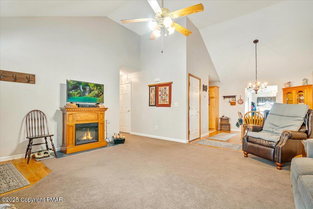 626 Watercrest Avenue Effort, PA 18330 - Photo 21 of 45 Livingroom