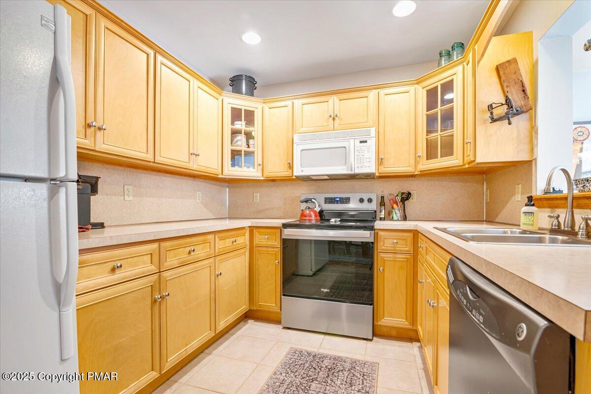 626 Watercrest Avenue Effort, PA 18330 - Photo 25 of 45 Kitchen