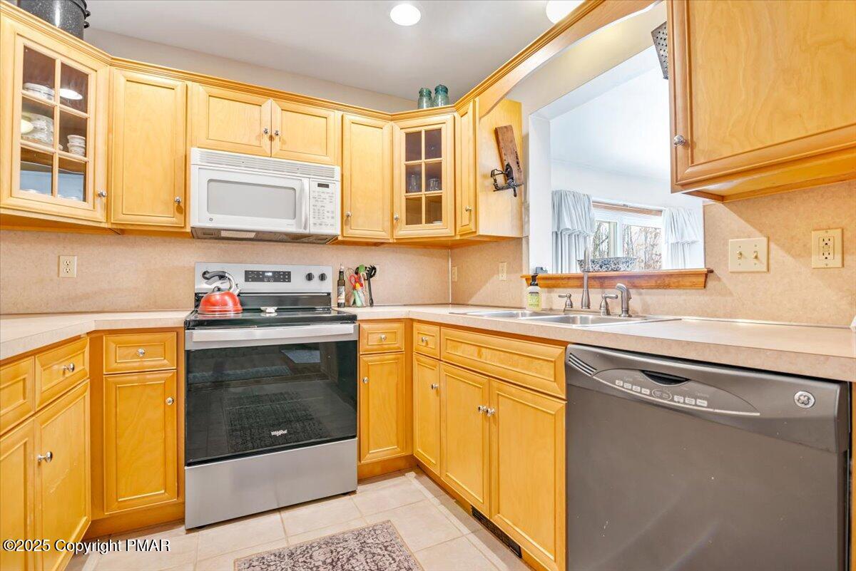 626 Watercrest Avenue Effort, PA 18330 - Photo 26 of 45 Kitchen
