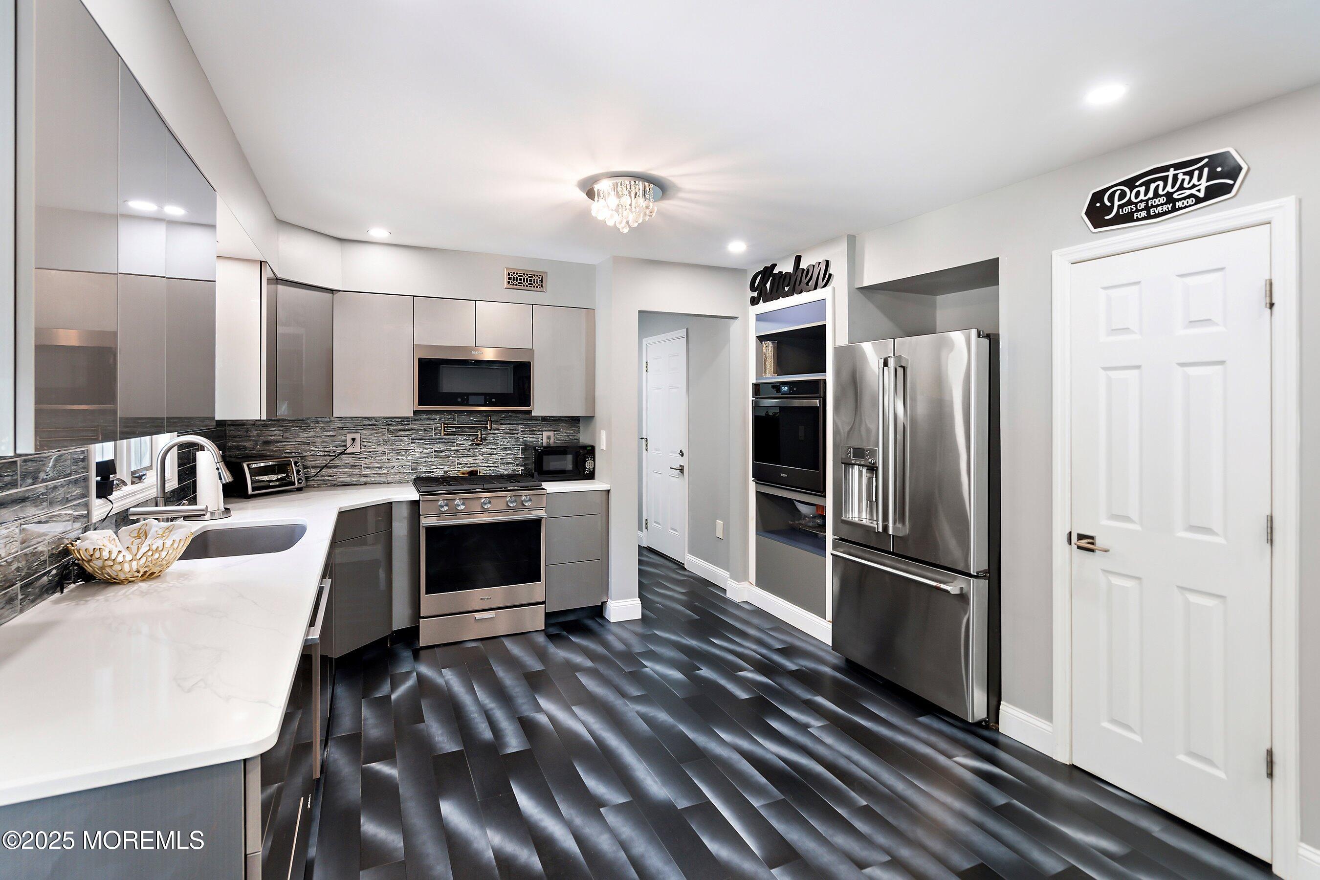 657 Rodriguez Lane Jackson, NJ 08527 - Photo 17 of 42 19-Kitchen 1D