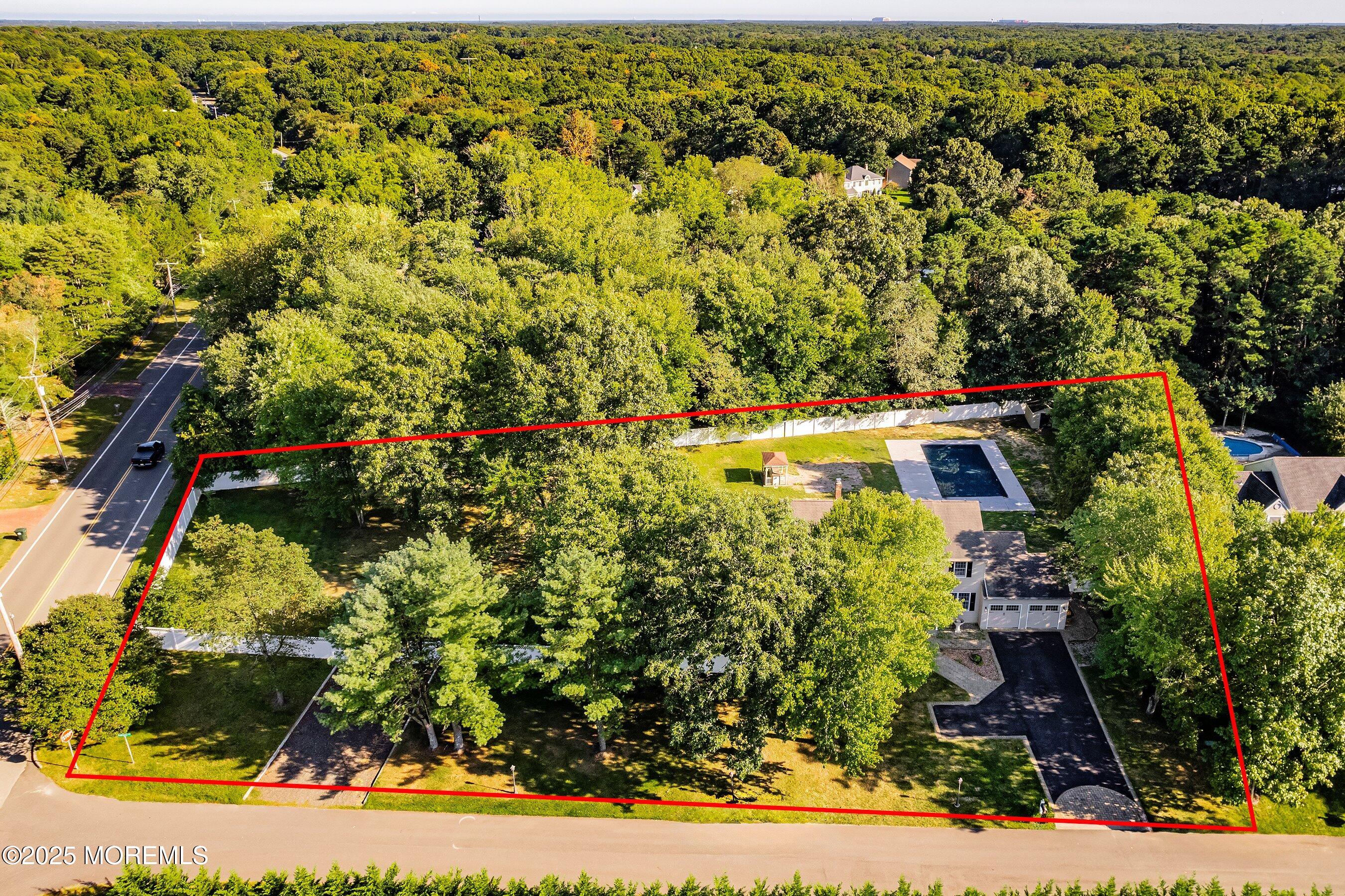 657 Rodriguez Lane Jackson, NJ 08527 - Photo 4 of 42 04-Front Aerial OUTLINE