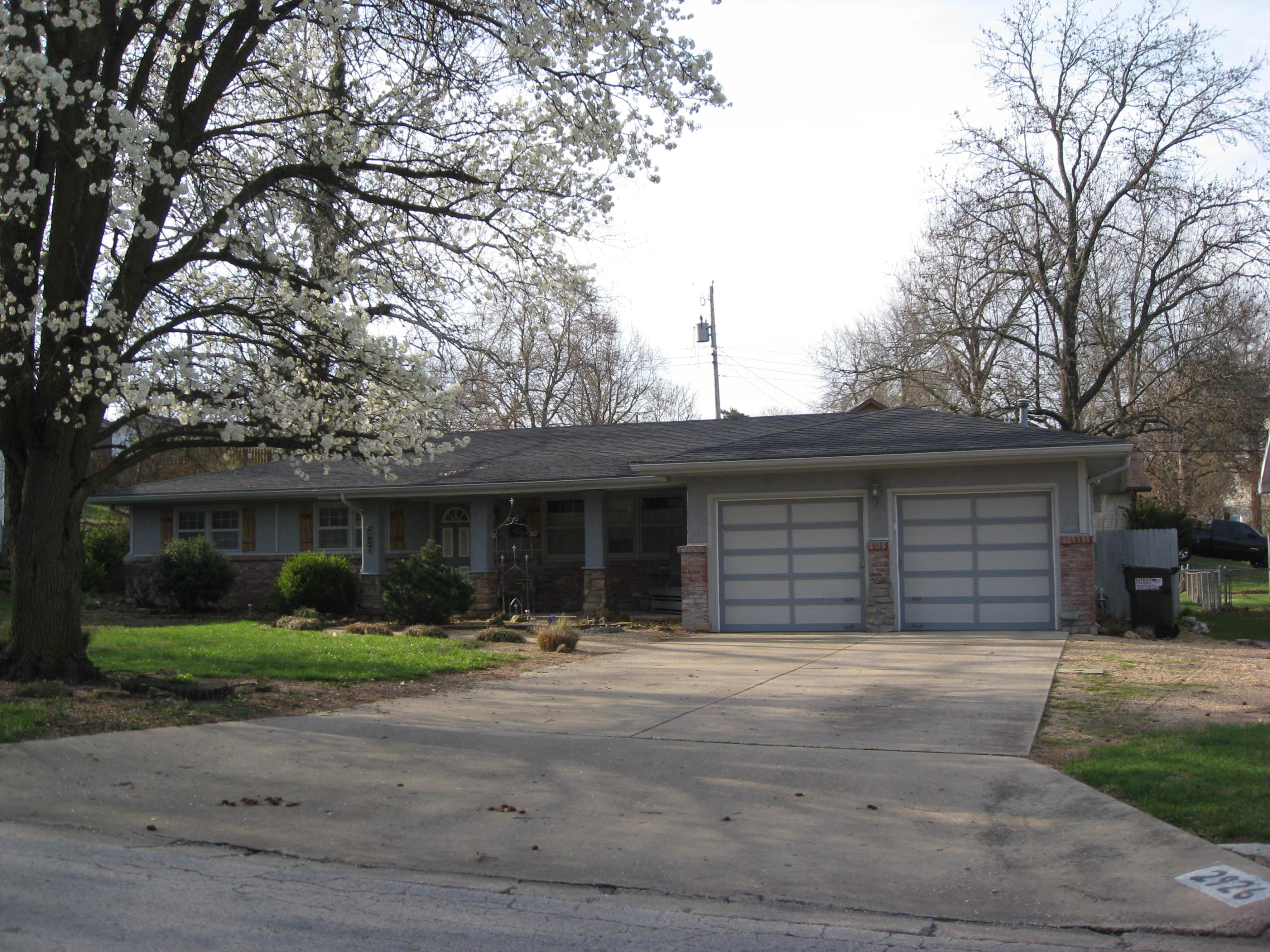 2926 East Rocklyn Road Springfield, MO 65804 - Photo 1 of 1 IMG_0835