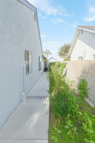 a view of a back yard of the house