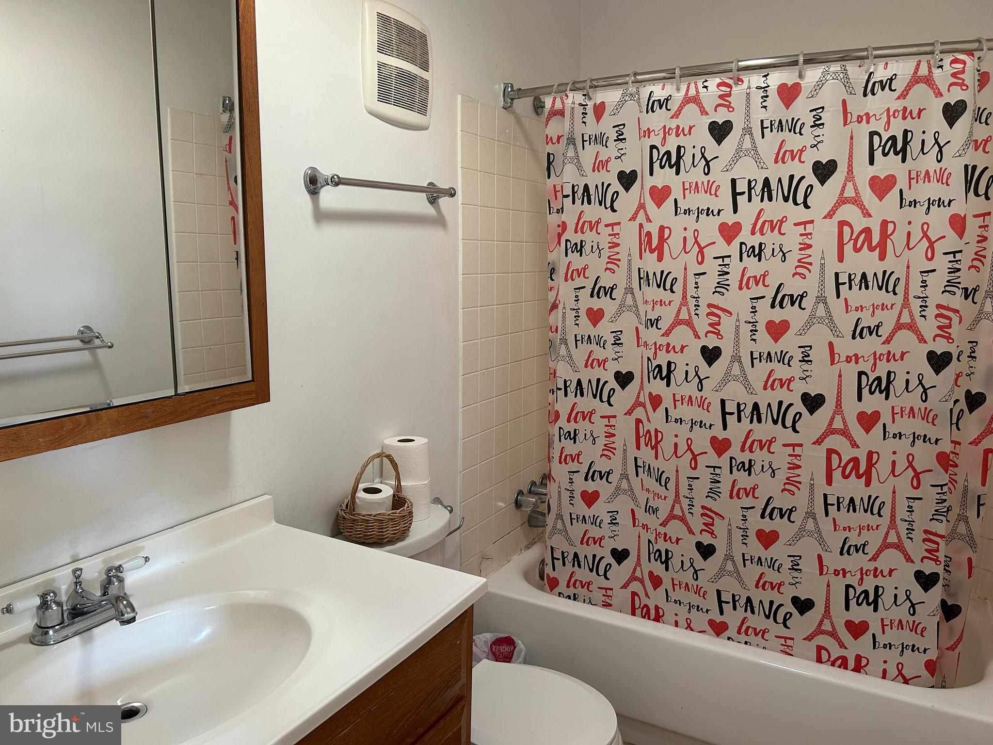 1601 Wogan Road York, PA 17404 - Photo 4 of 12 Gallery Image 4