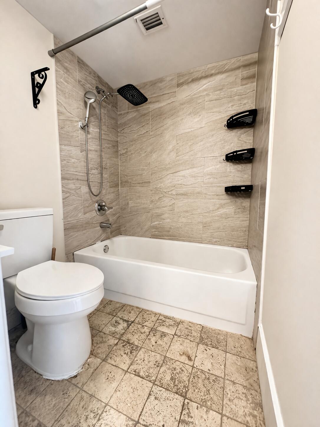 2837 North Course Drive, Unit 202 Pompano Beach, FL 33069 - Photo 4 of 15 ChatGPT Image Apr 8, 2026, 06_19_28 PM