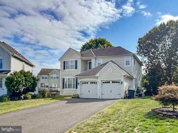 $780,000 | 10 Nicholson Key, Colts Neck, NJ 07722