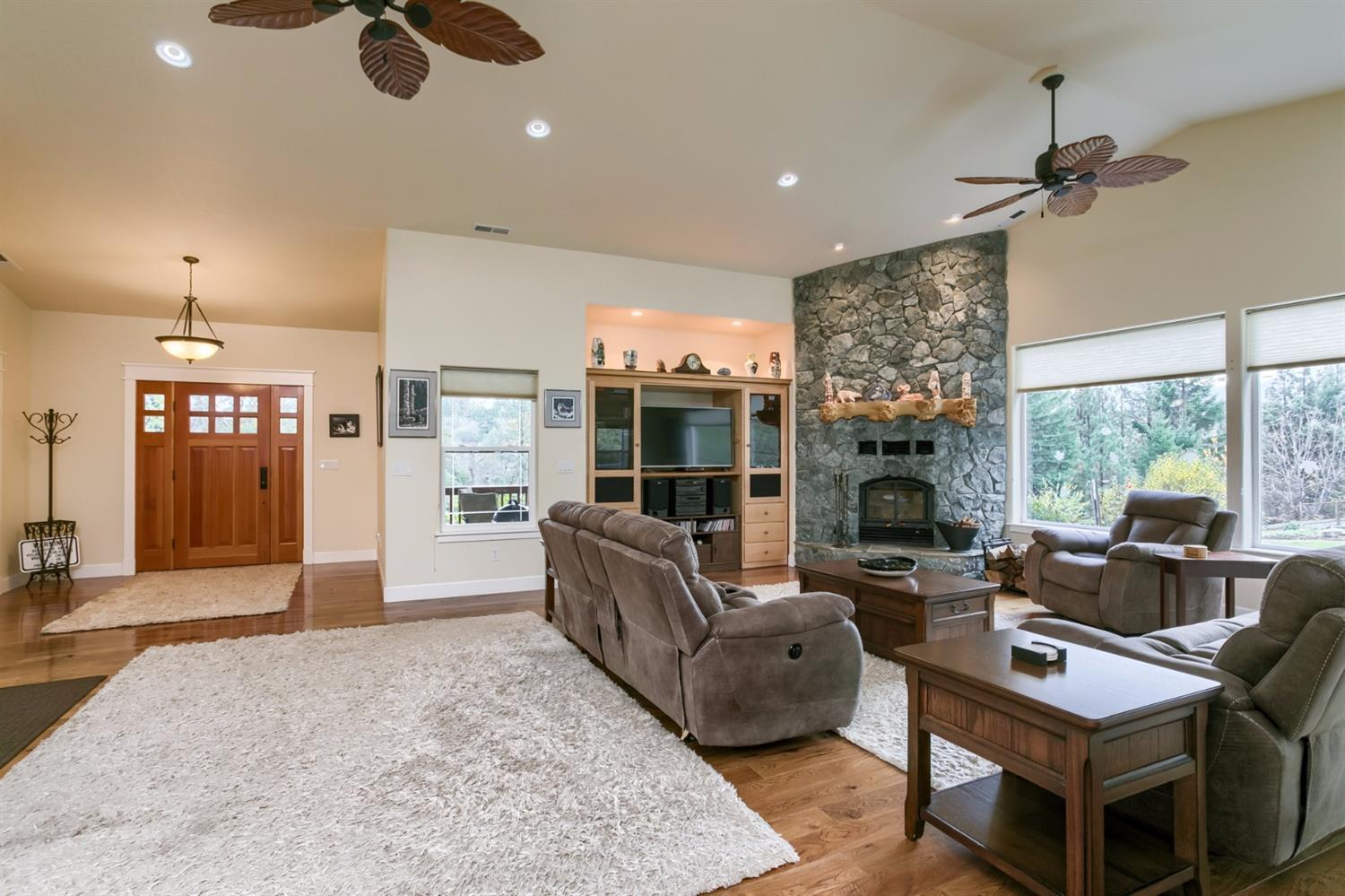 446 Riverbanks Road Grants Pass, OR 97527 - Photo 3 of 34 Additional Photo