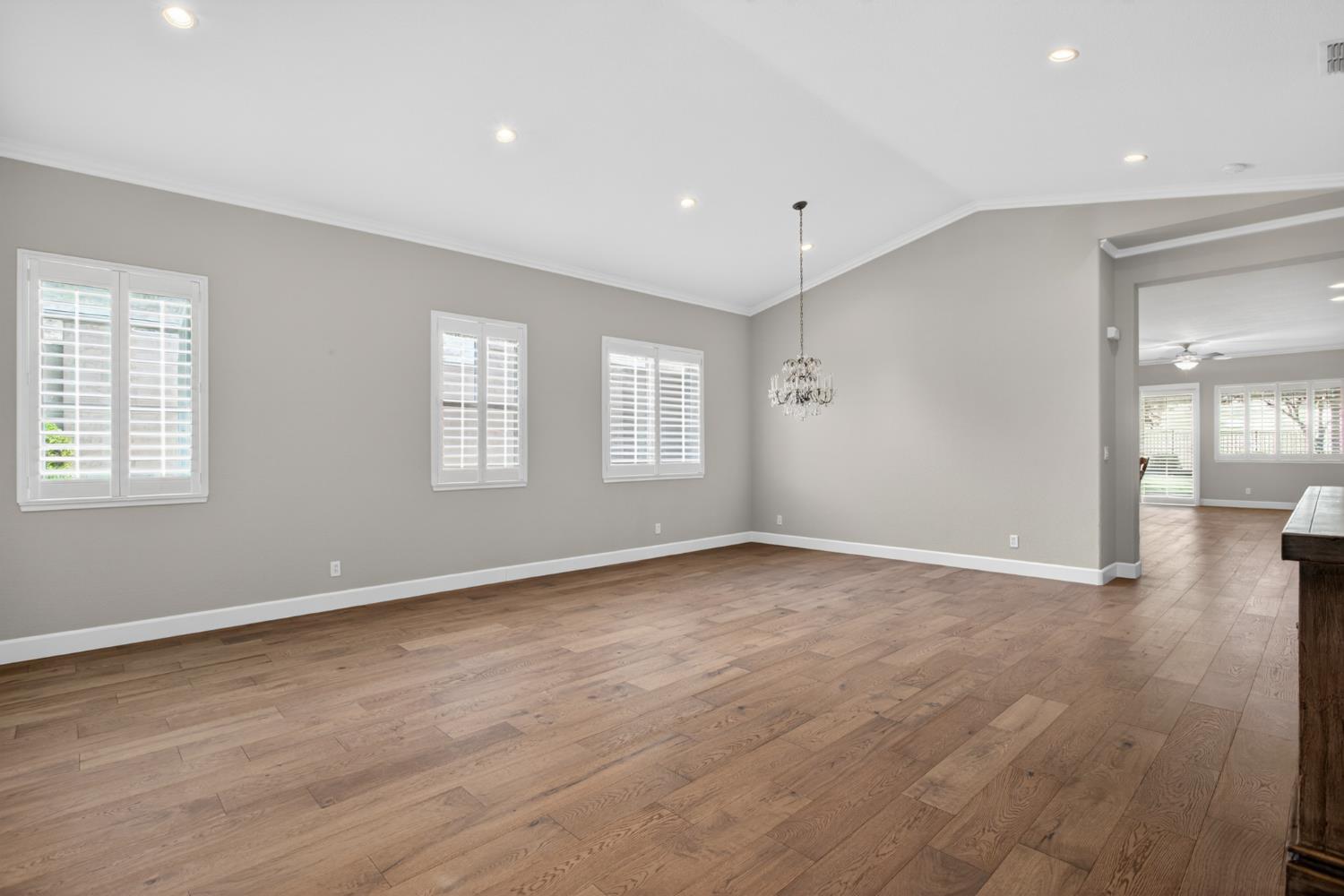 9016 Tee Patterson, CA 95363 - Photo 6 of 46 Front Living Room