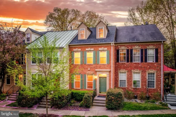 $699,900 | 1228 Vintage Place, Reston, VA 20194