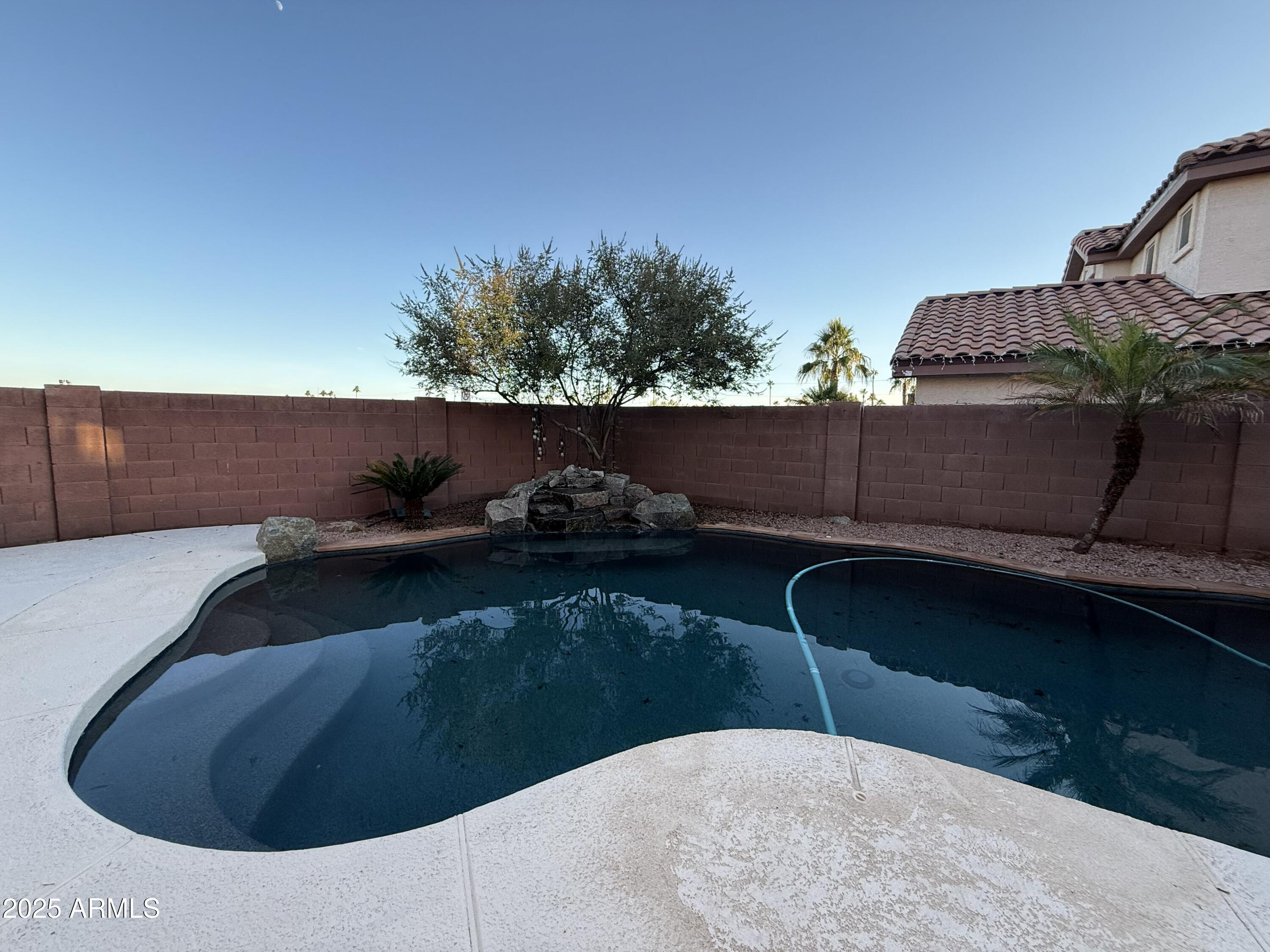 2917 East Windsong Drive Phoenix, AZ 85048 - Photo 24 of 26 a view of table and chair