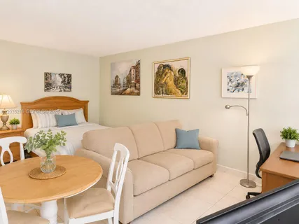 $90,000 | 19201 Collins Avenue, Unit 527, Sunny Isles Beach, FL 33160