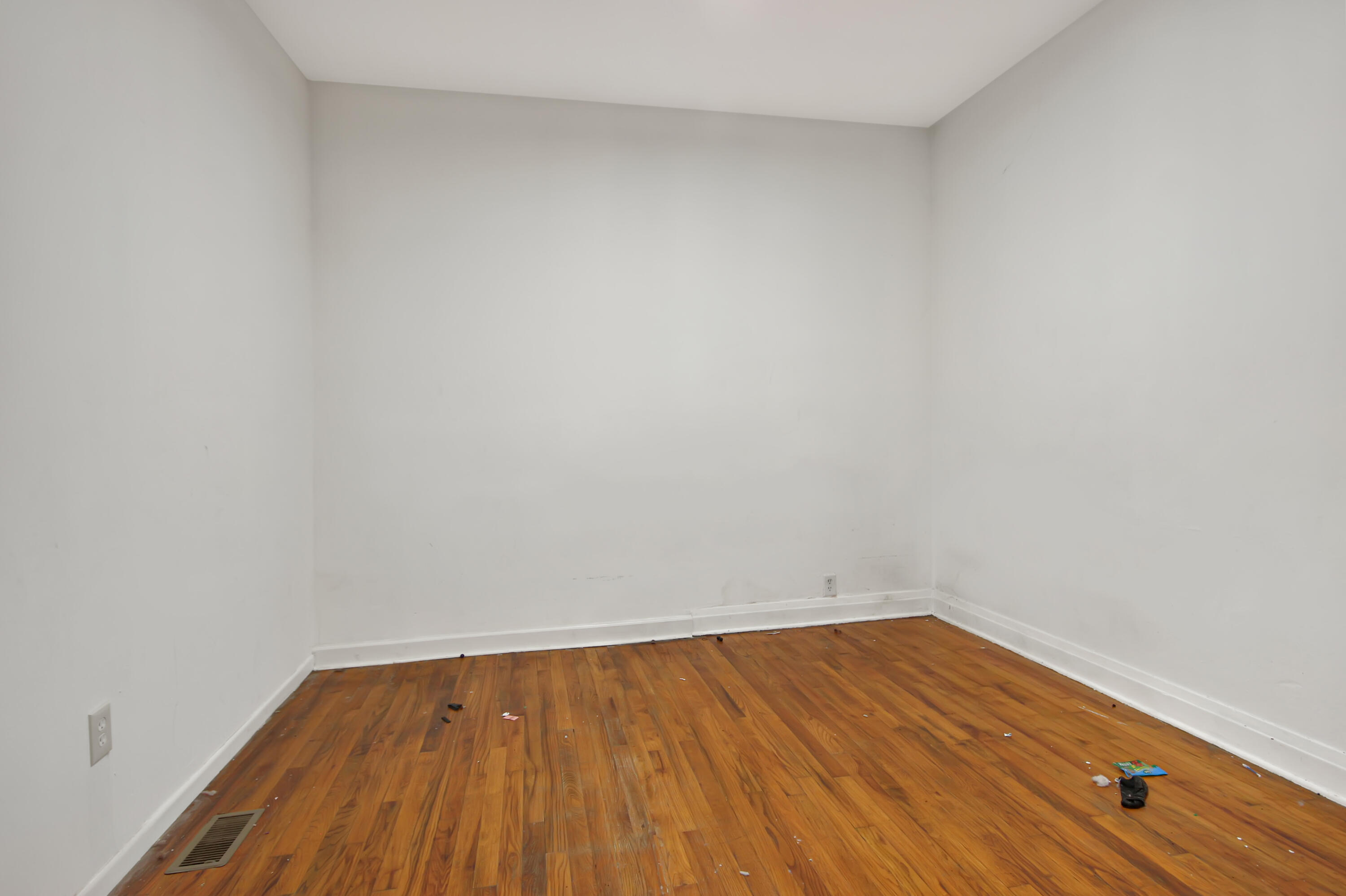 2435 Diamond Avenue Gary, IN 46407 - Photo 4 of 13 3000x1998