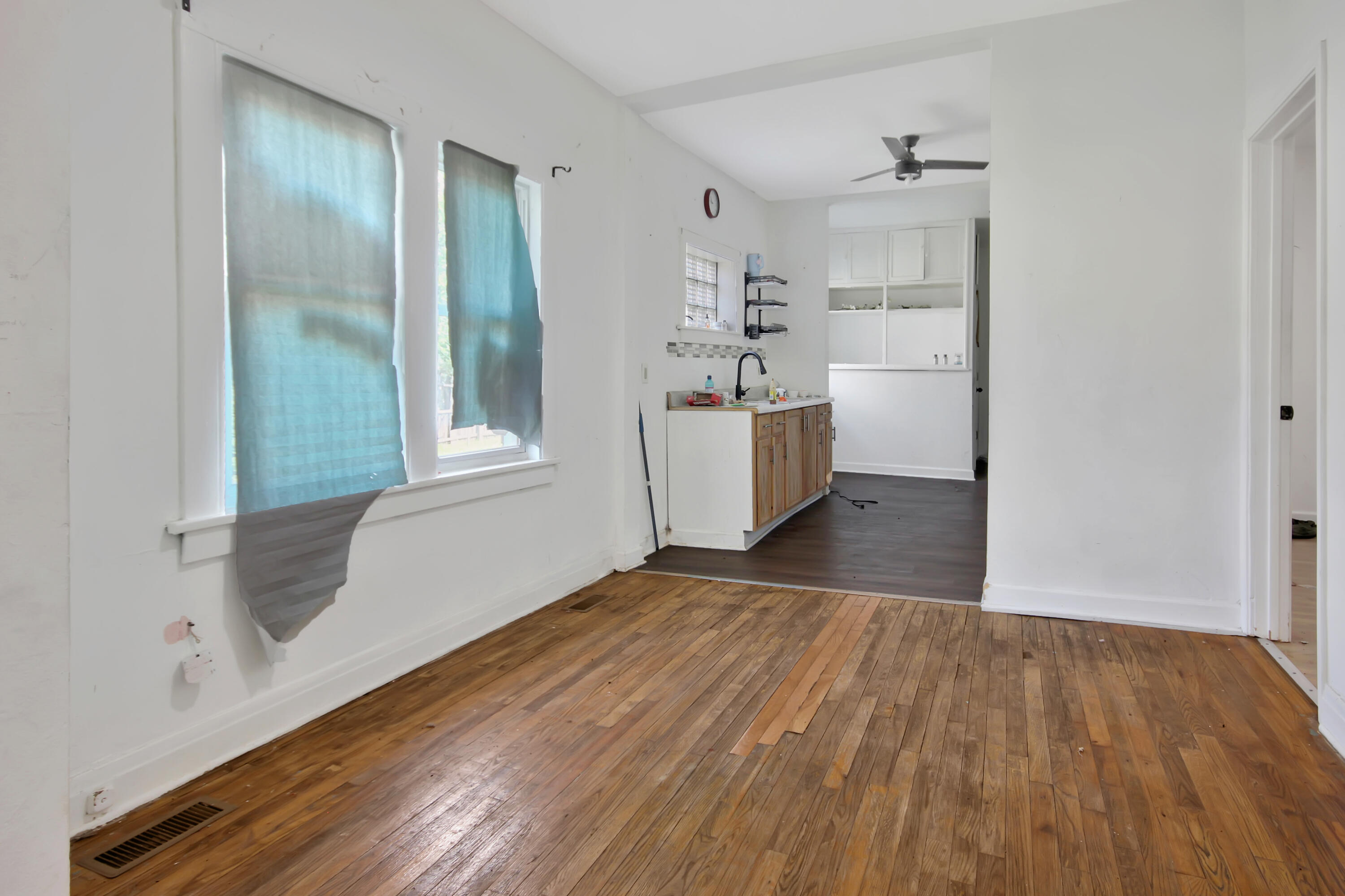 2435 Diamond Avenue Gary, IN 46407 - Photo 5 of 13 3000x2000