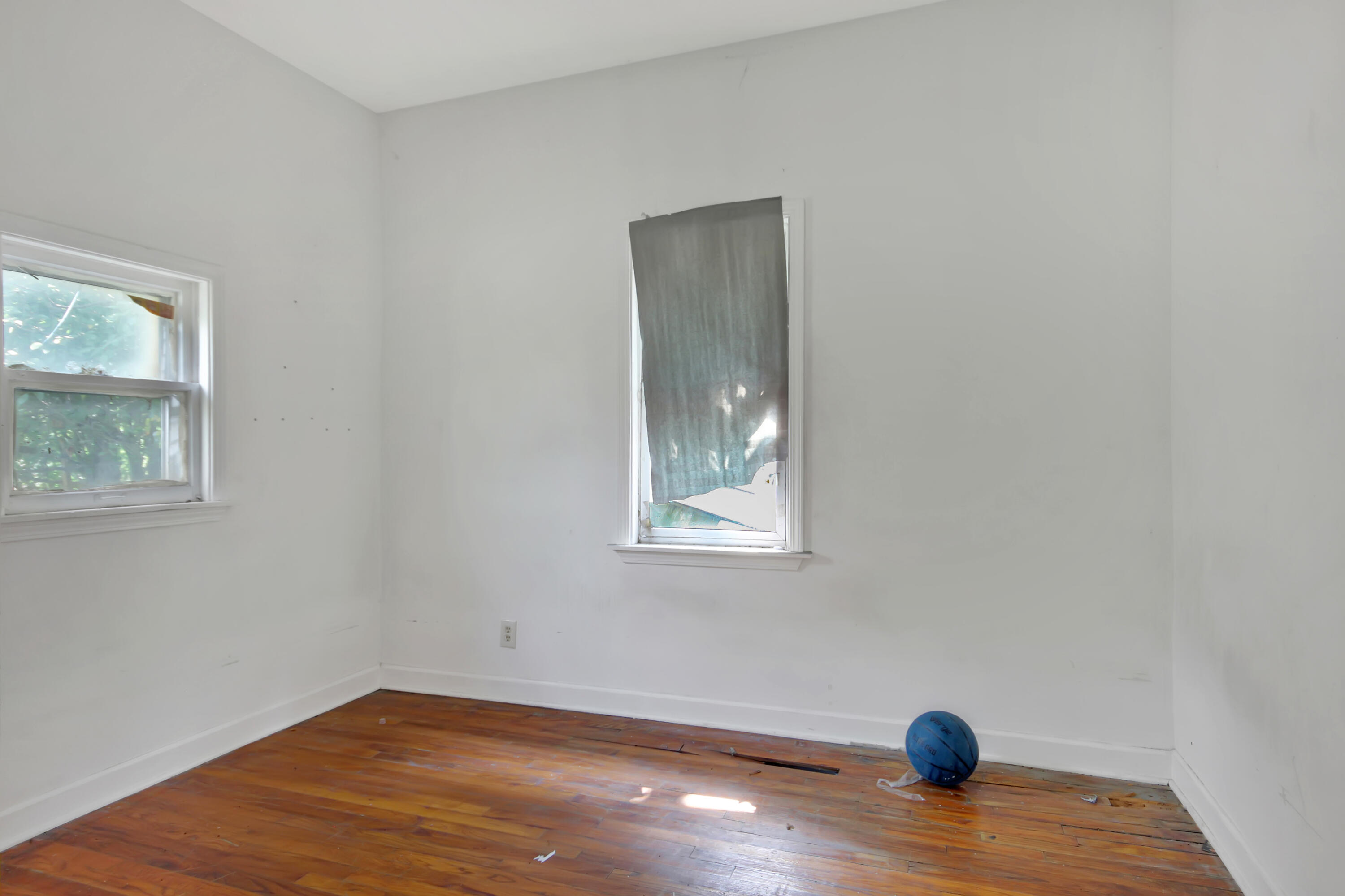 2435 Diamond Avenue Gary, IN 46407 - Photo 9 of 13 3000x2000