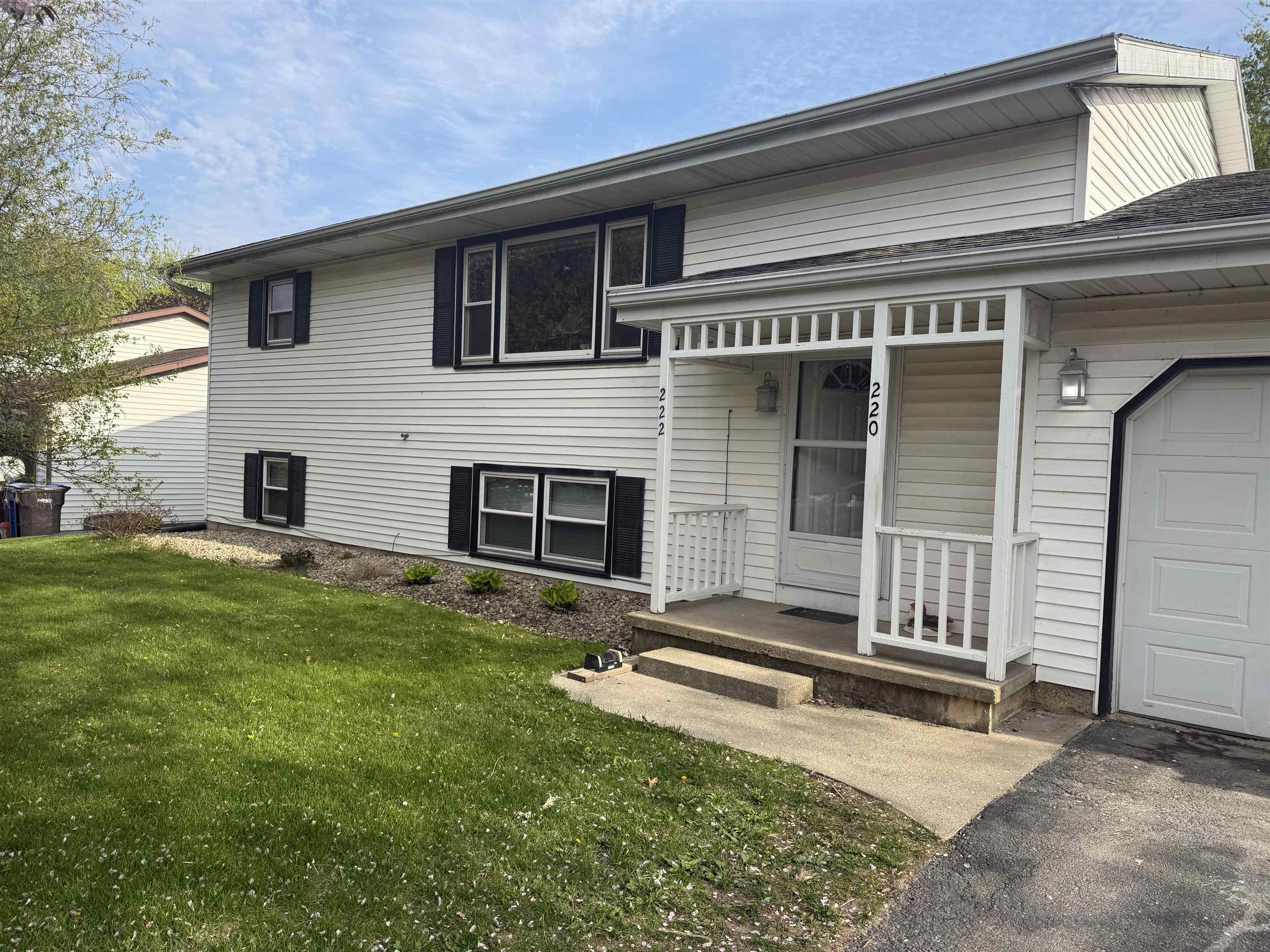 220-222 Lincoln Street Brooklyn, WI 53521 - Photo 4 of 49