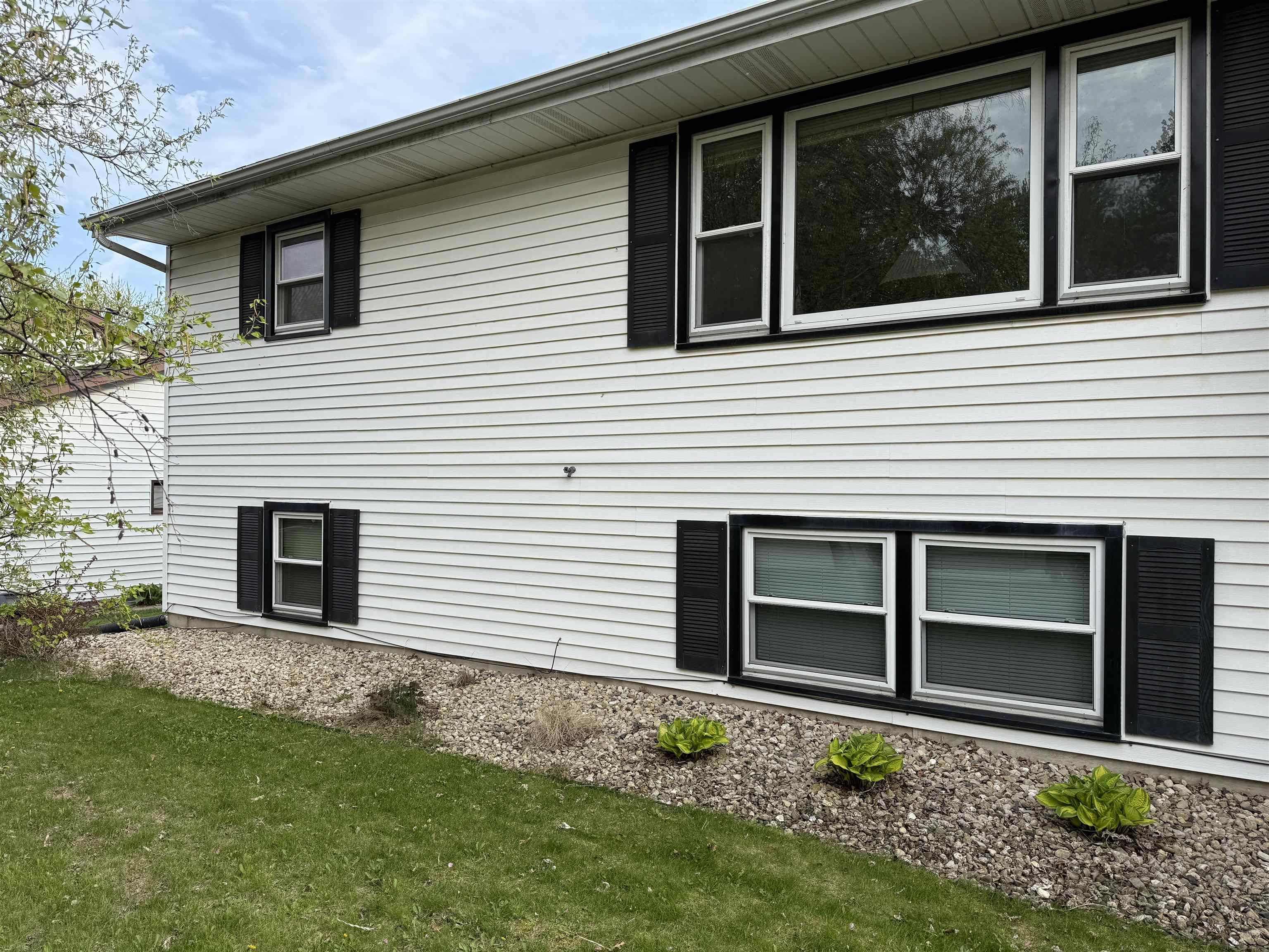 220-222 Lincoln Street Brooklyn, WI 53521 - Photo 5 of 49