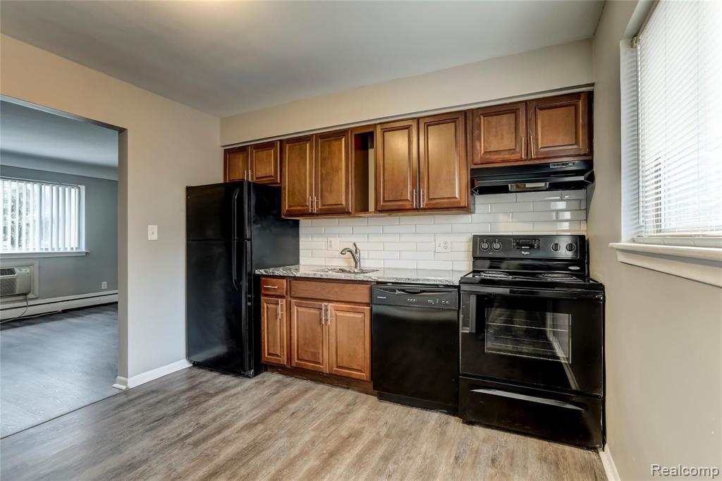 629 West Maple Road, Unit 3 Clawson, MI 48017 - Photo 2 of 13